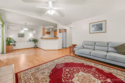 1009 112th St SE #B305, Everett, WA 98208 photo 5