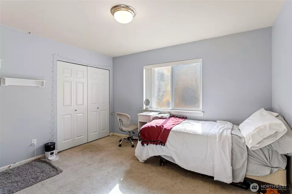 Bedroom - 2256 SE Bandera Ct, Port Orchard, WA 98367 photo 3 of 5