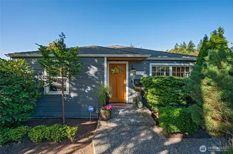 4537 49th Ave SW, Seattle, WA 98116