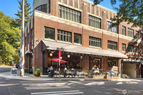 2809 12 S Mount Rainier Dr #1, Seattle, WA 98144