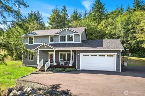 81 E Bay Heights Dr, Allyn, WA 98524
