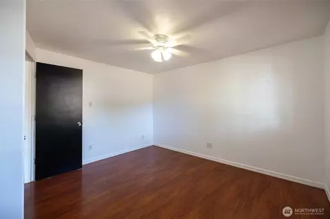 Bedroom - 121 Cabe Rd, Chehalis, WA 98532 photo 3 of 6