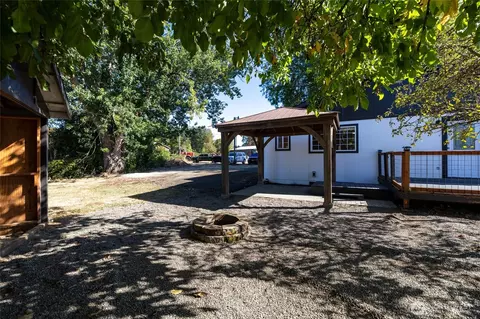 Exterior - 121 Cabe Rd, Chehalis, WA 98532 photo 4 of 8