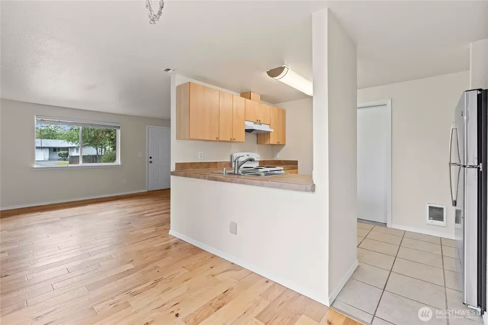 Living - 10214 13th Avenue Ct E #F, Tacoma, WA 98445 photo 4 of 4