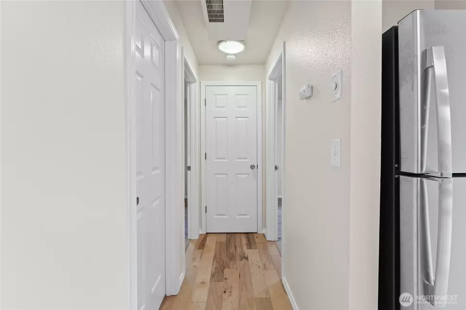 Entry Way - 10214 13th Avenue Ct E #F, Tacoma, WA 98445 photo 3 of 3