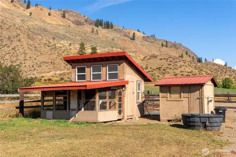 Exterior - 245 Twisp-carlton Rd, Twisp, WA 98856 photo 9 of 15