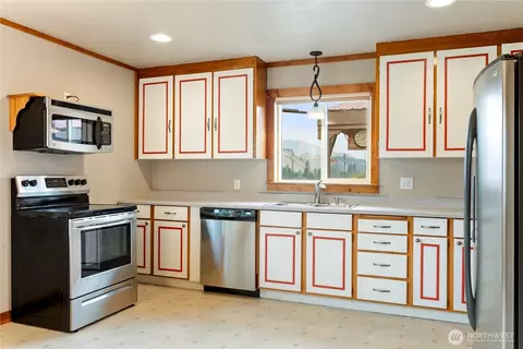 Kitchen - 245 Twisp-carlton Rd, Twisp, WA 98856 photo 1 of 3