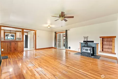 Living - 245 Twisp-carlton Rd, Twisp, WA 98856 photo 2 of 3