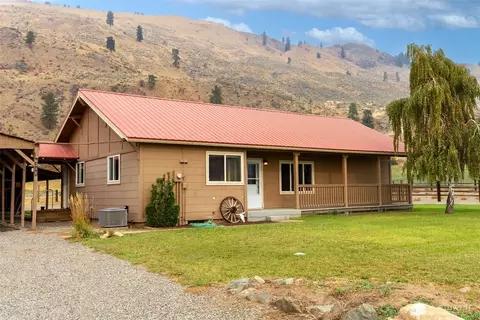 Exterior - 245 Twisp-carlton Rd, Twisp, WA 98856 photo 2 of 15