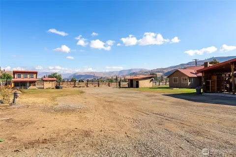 Exterior - 245 Twisp-carlton Rd, Twisp, WA 98856 photo 11 of 15