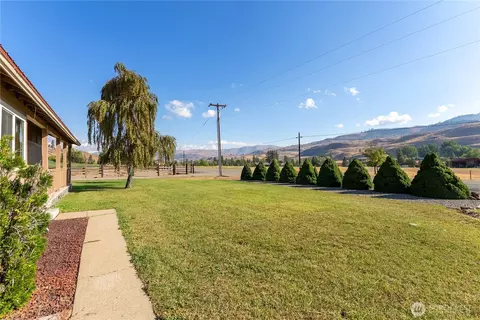 Exterior - 245 Twisp-carlton Rd, Twisp, WA 98856 photo 12 of 15
