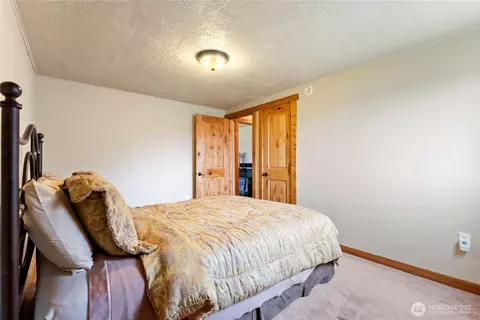 Bedroom - 245 Twisp-carlton Rd, Twisp, WA 98856 photo 3 of 4