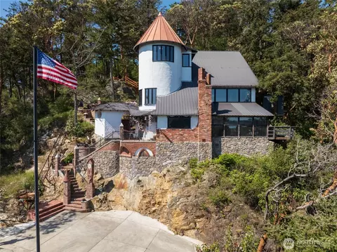 4385 Wildwood Ln, Anacortes, WA 98221