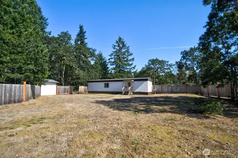 987 Tipsoo Loop N, Rainier, WA 98576 photo 19