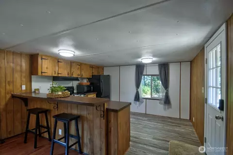 987 Tipsoo Loop N, Rainier, WA 98576 photo 5