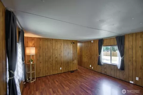 987 Tipsoo Loop N, Rainier, WA 98576 photo 6