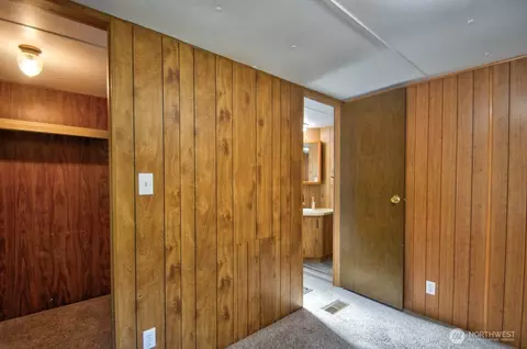 987 Tipsoo Loop N, Rainier, WA 98576 photo 13