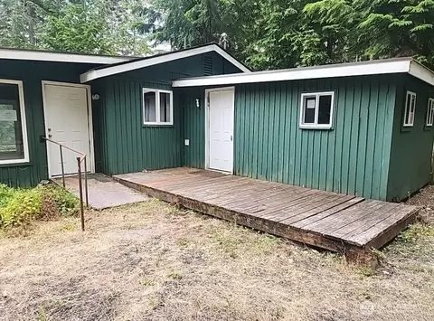 311 N Paradise Dr, Lilliwaup, WA 98555