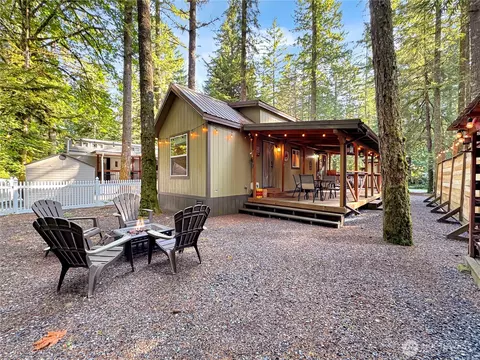 169 1 Fireside Lodge Cir, Deming, WA 98244