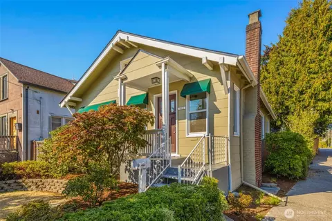 912 N 67th St, Seattle, WA 98103