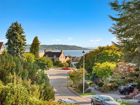 1940 Edgemont Pl W, Seattle, WA 98199