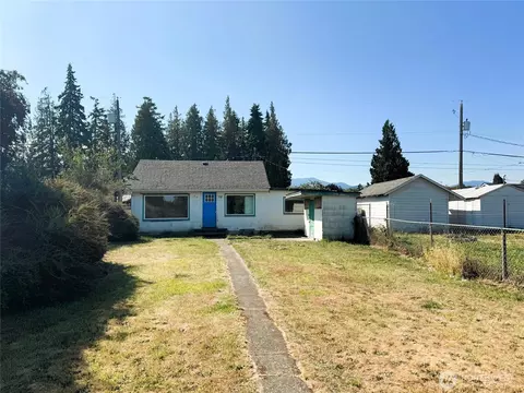 814 E 2nd St, Port Angeles, WA 98362