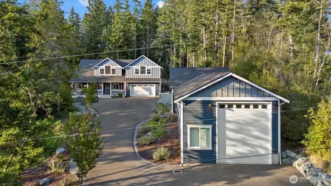 870 Cedar Ln, Camano Island, WA 98282