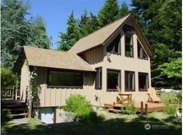 5221 SW Point Robinson Rd, Vashon, WA 98070