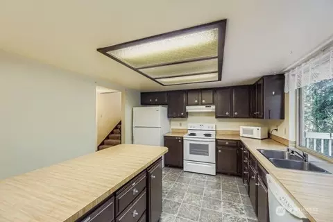 Kitchen - 114 212th St SE, Bothell, WA 98021 photo 1 of 2