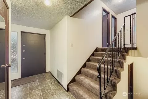 Entry Way - 114 212th St SE, Bothell, WA 98021 photo 2 of 2