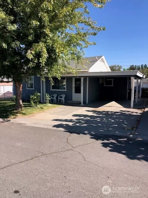 808 S Adams Ave, Warden, WA 98857