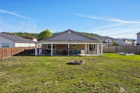 Exterior - 1205 Boatman Ave NW, Orting, WA 98360 photo 5 of 8