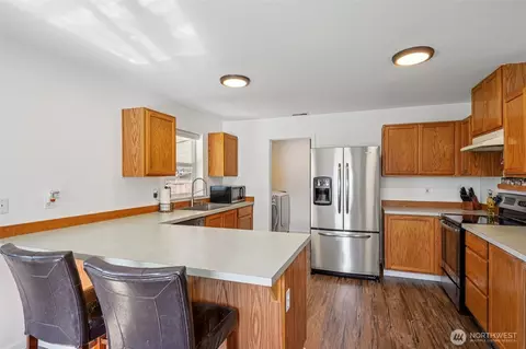 Kitchen - 1205 Boatman Ave NW, Orting, WA 98360 photo 2 of 3