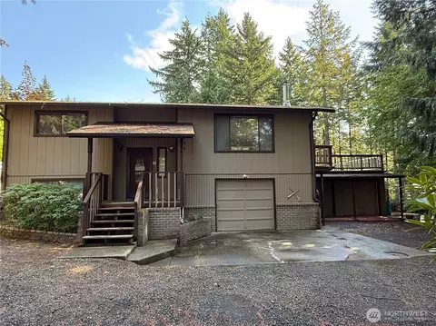 121 E Rhododendron Ln, Union, WA 98592