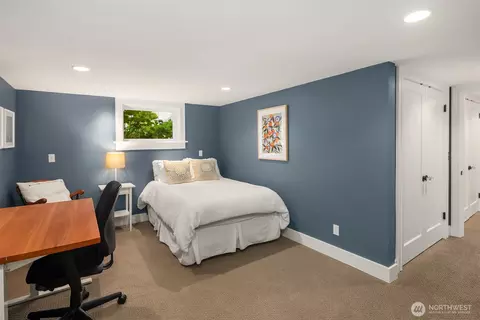 Bedroom - 2055 E Crescent Dr, Seattle, WA 98112 photo 1 of 6