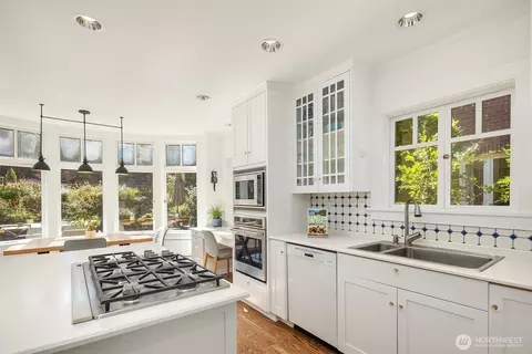 Kitchen - 2055 E Crescent Dr, Seattle, WA 98112 photo 1 of 3