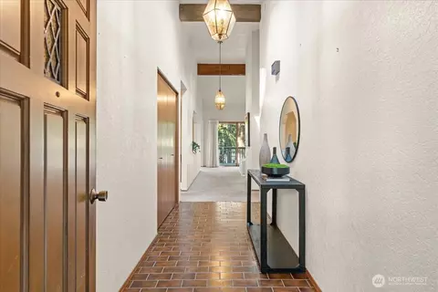 Entry Way - 140 Sunset Pl, Sequim, WA 98382 photo 1 of 3