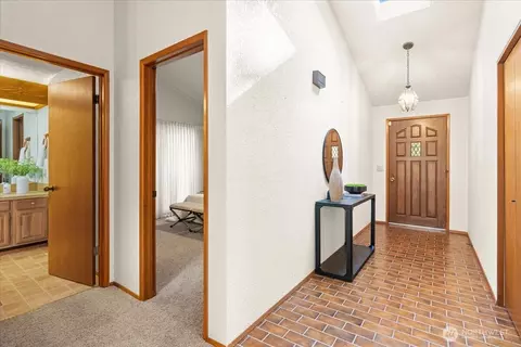 Entry Way - 140 Sunset Pl, Sequim, WA 98382 photo 2 of 3