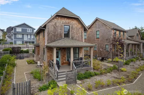 19 Cedar Run Loop, Pacific Beach, WA 98571