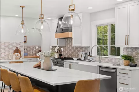 3917 129th St NW, Gig Harbor, WA 98332