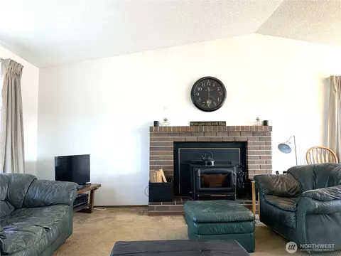 416 Meade Ave, Sumner, WA 98390 photo 4