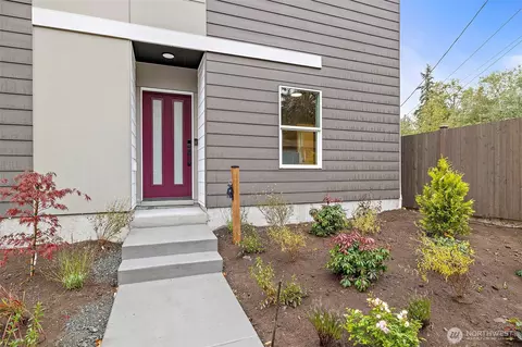 5015 144th St SW #B1, Edmonds, WA 98026