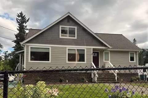 7376 E Maple St, Port Orchard, WA 98366