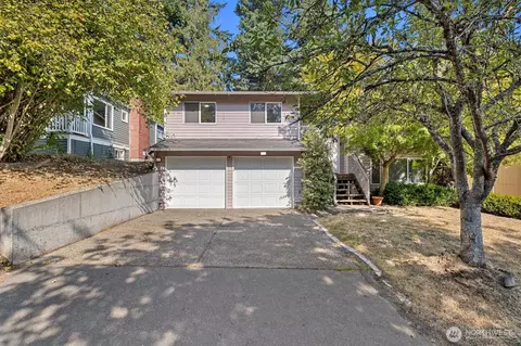 2320 NE 102nd St, Seattle, WA 98125