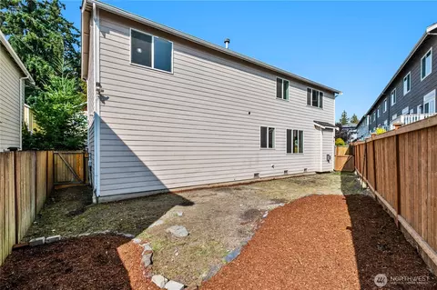 Exterior - 16225 1st Pl W, Bothell, WA 98012 photo 7 of 9