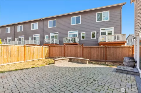 Exterior - 16225 1st Pl W, Bothell, WA 98012 photo 4 of 9