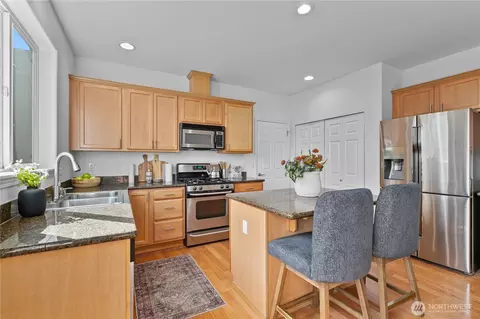 Kitchen - 16225 1st Pl W, Bothell, WA 98012 photo 3 of 3