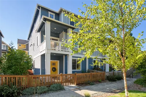 6712 34th Ave SW, Seattle, WA 98126