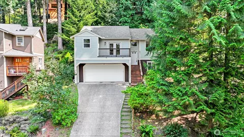 6 Lake Louise Dr, Bellingham, WA 98229