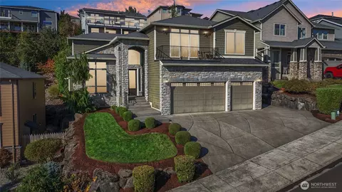 795 W X St, Washougal, WA 98671
